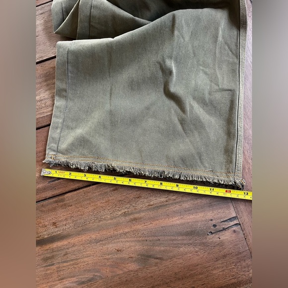 KIMBERLY OLIVE WIDE
LEG CARGO PANTS by POL; Size Large - Picture 9 of 15